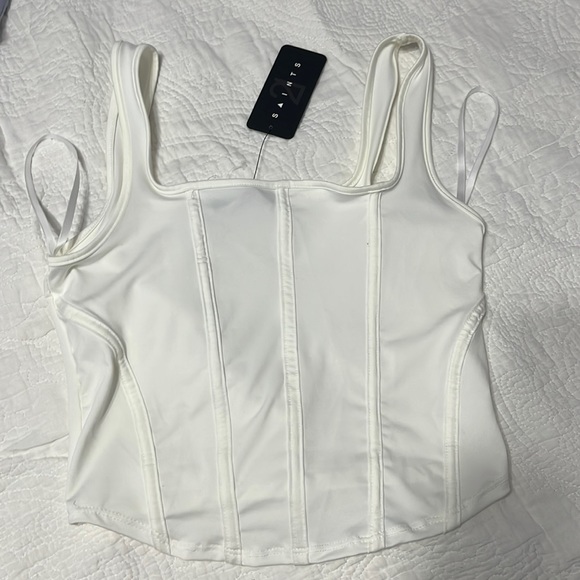 Women’s white short tops - Picture 1 of 2